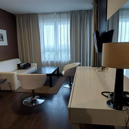 Apartament 2 Pokojowy Prywatny Z Aneksem Kuchennym W Hotelu Diva كولوبرزيغ المظهر الخارجي الصورة